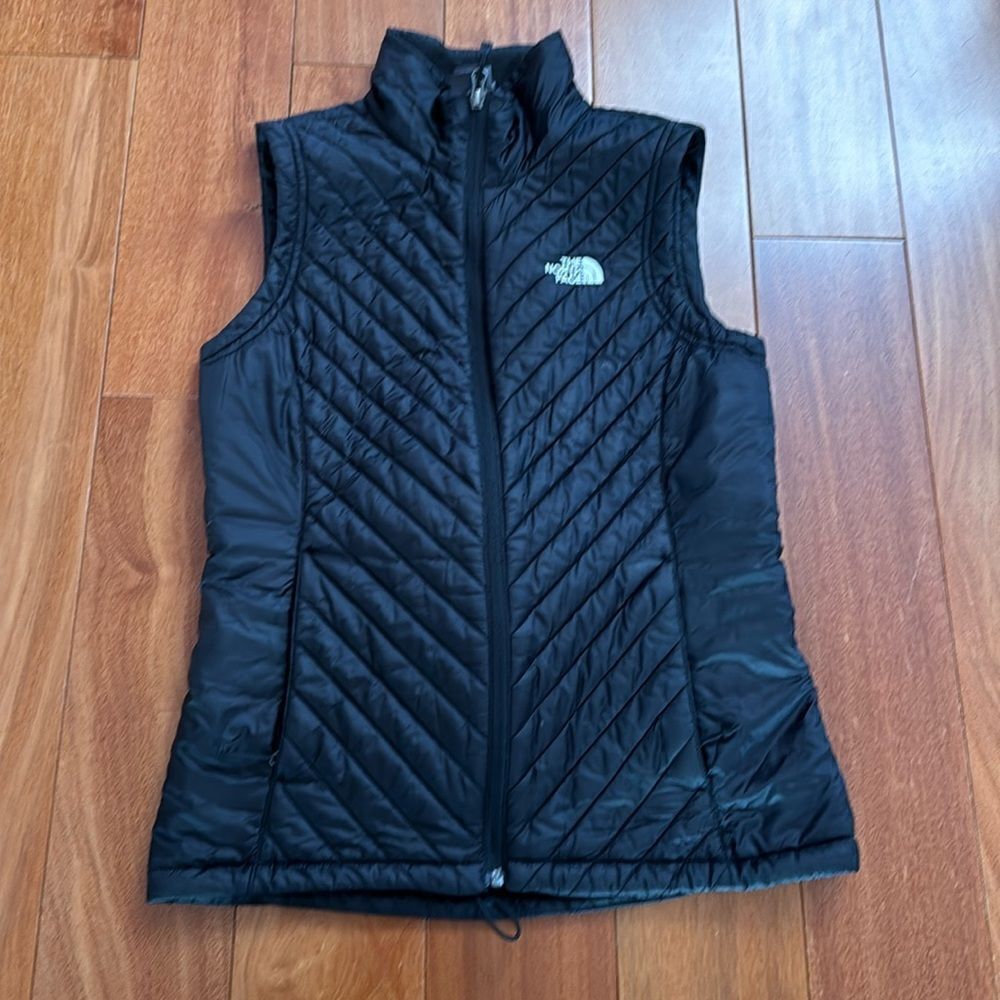 The‎ North Face Lightweight black Puffer Vest Size S
